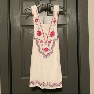 Xhilaration short white red and blue floral embroidered bandeau dress size S